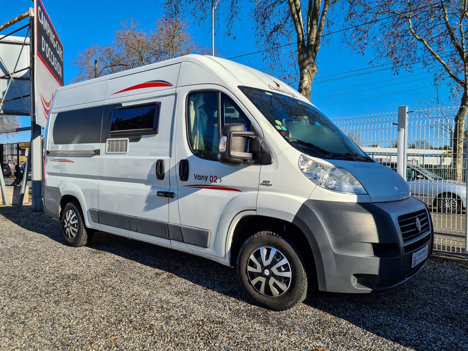 Camping car, fourgon aménagé et camper van Challenger