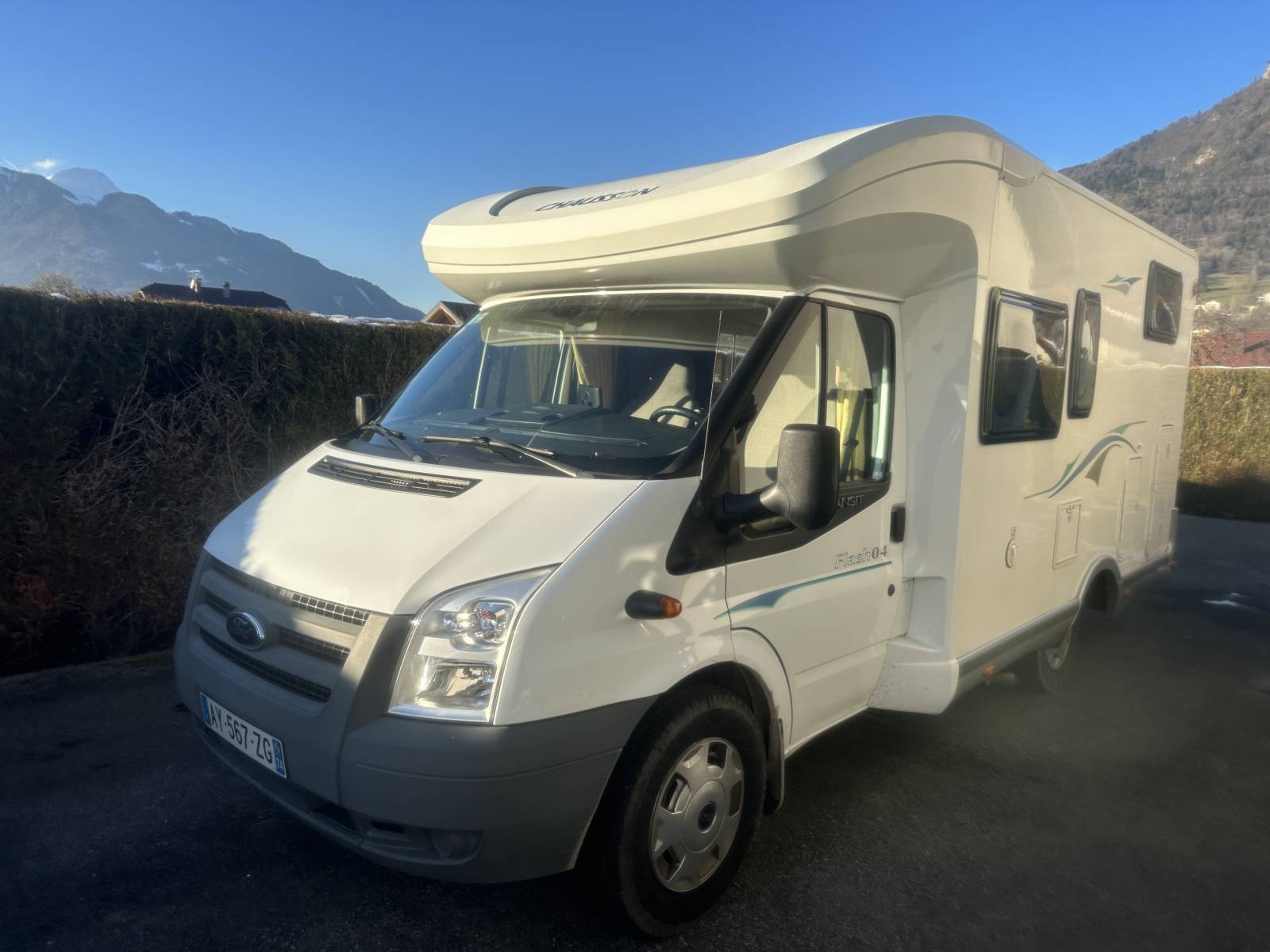 Ce camping-car Chausson sur Ford Transit 170ch, suréquipé, peut coucher 5  personnes !