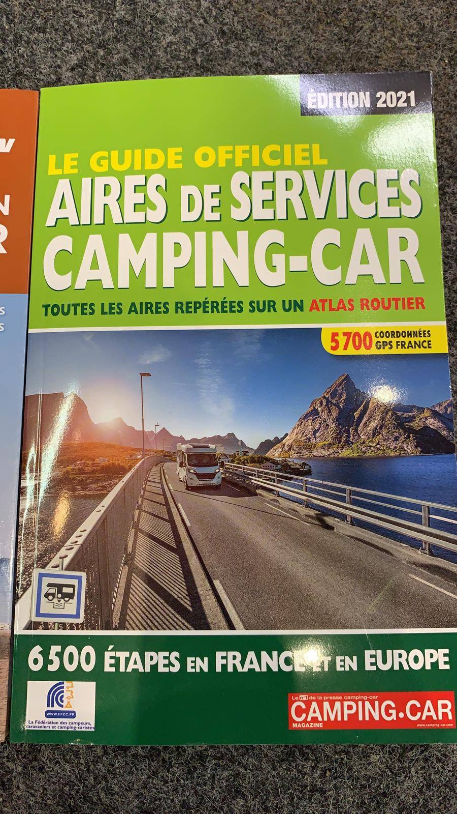 Le guide officiel aires de services camping-car - toutes les aires repérées  sur un atlas routier.