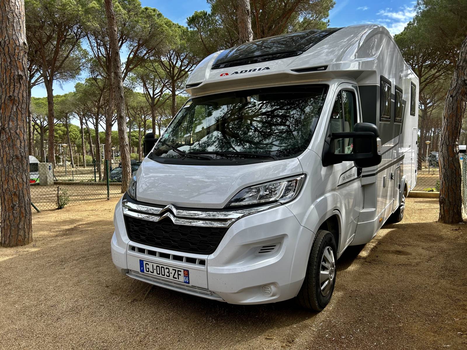 Location camping-car profilé Perpignan (66) - Citroen ADRIA Matrix