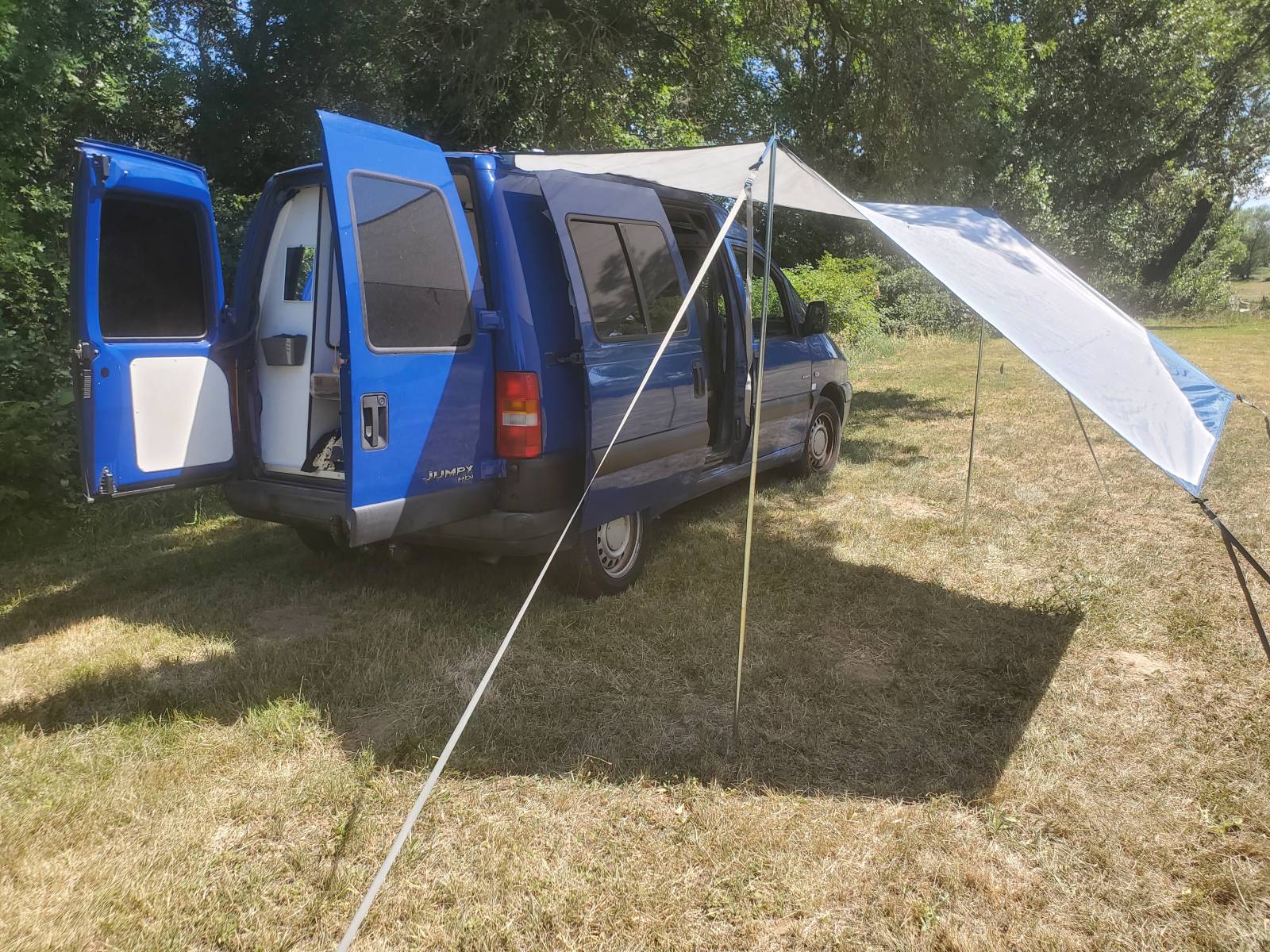 Citroën Jumpy L2H1 d'Erwan et Gwen - LD Camp  Fourgon camping car, Contre  plaqué bouleau, Colonne de rangement