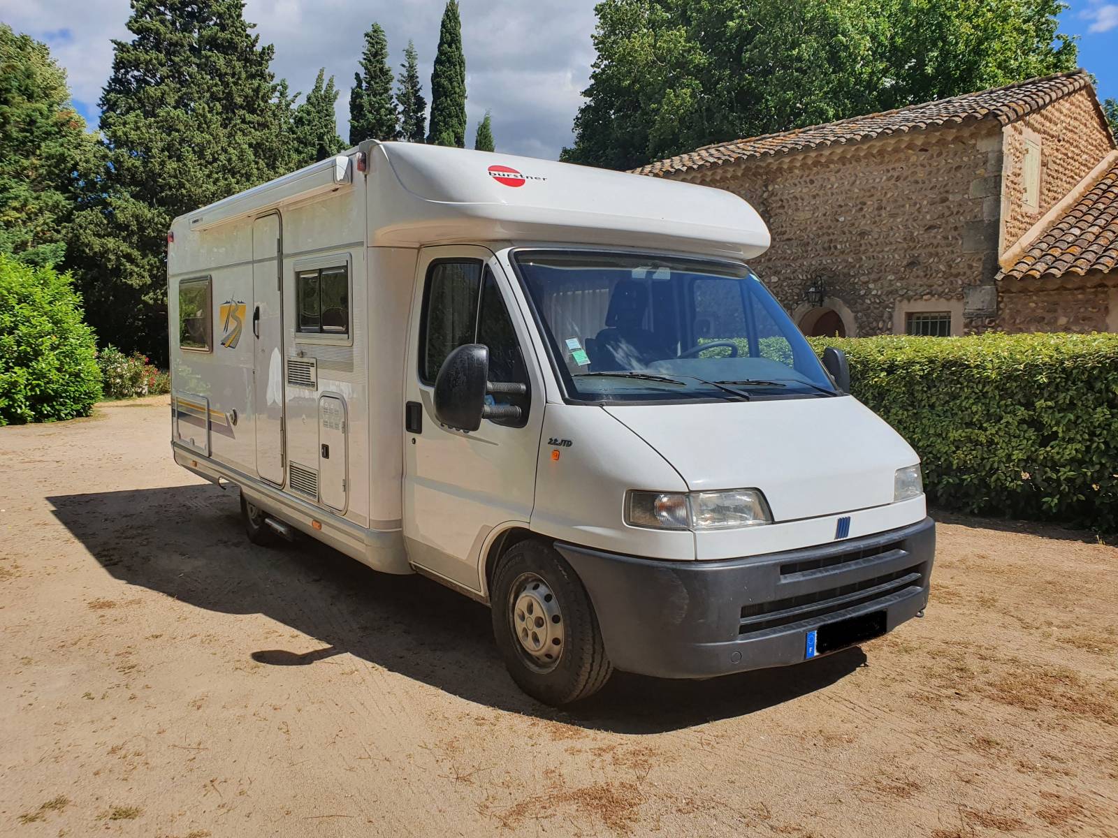 Location camping-car profilé Sillans (00) - Fiat AUTRE Fiat ducato
