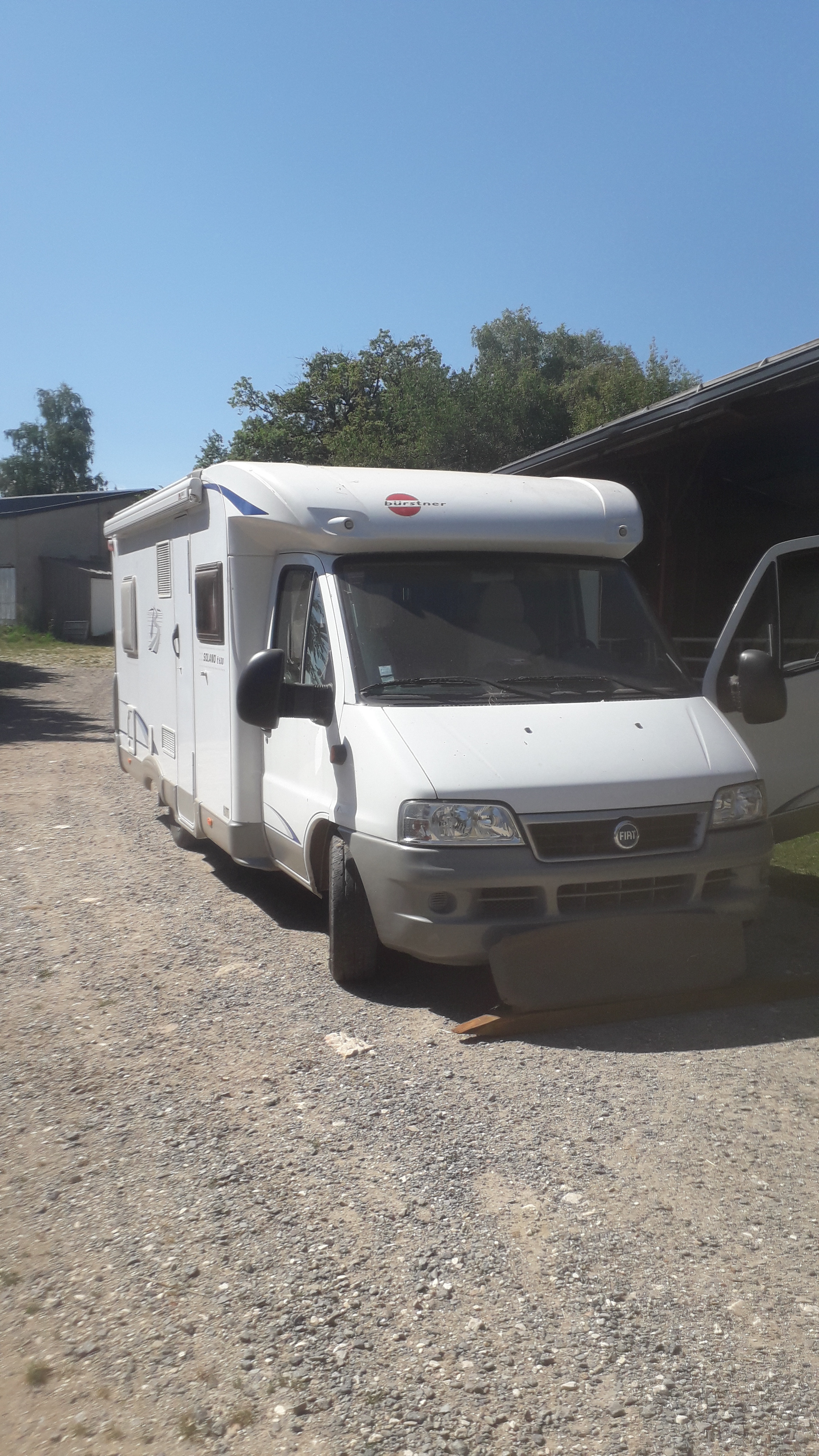 Vente BURSTNER SOLANO Mourjou, Auvergne-Rhône-Alpes (15) - Wikicampers