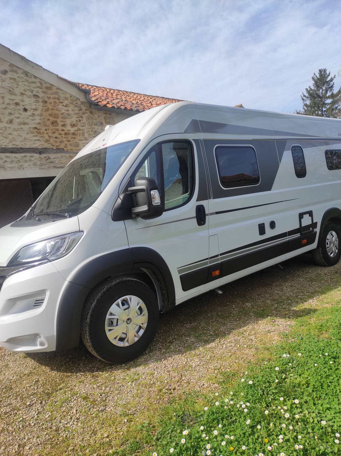 Rentalfourgon Assais-les-Jumeaux (79) Citroen ELIOS 63 LB