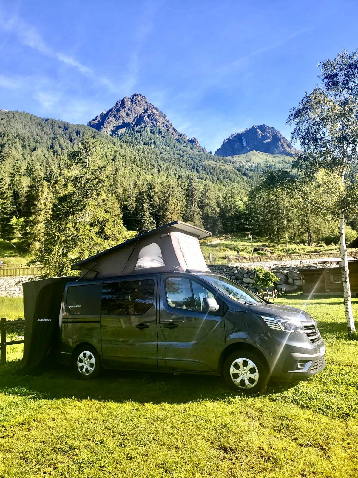 Location van Montbonnot-Saint-Martin (38) Renault TRAFIC