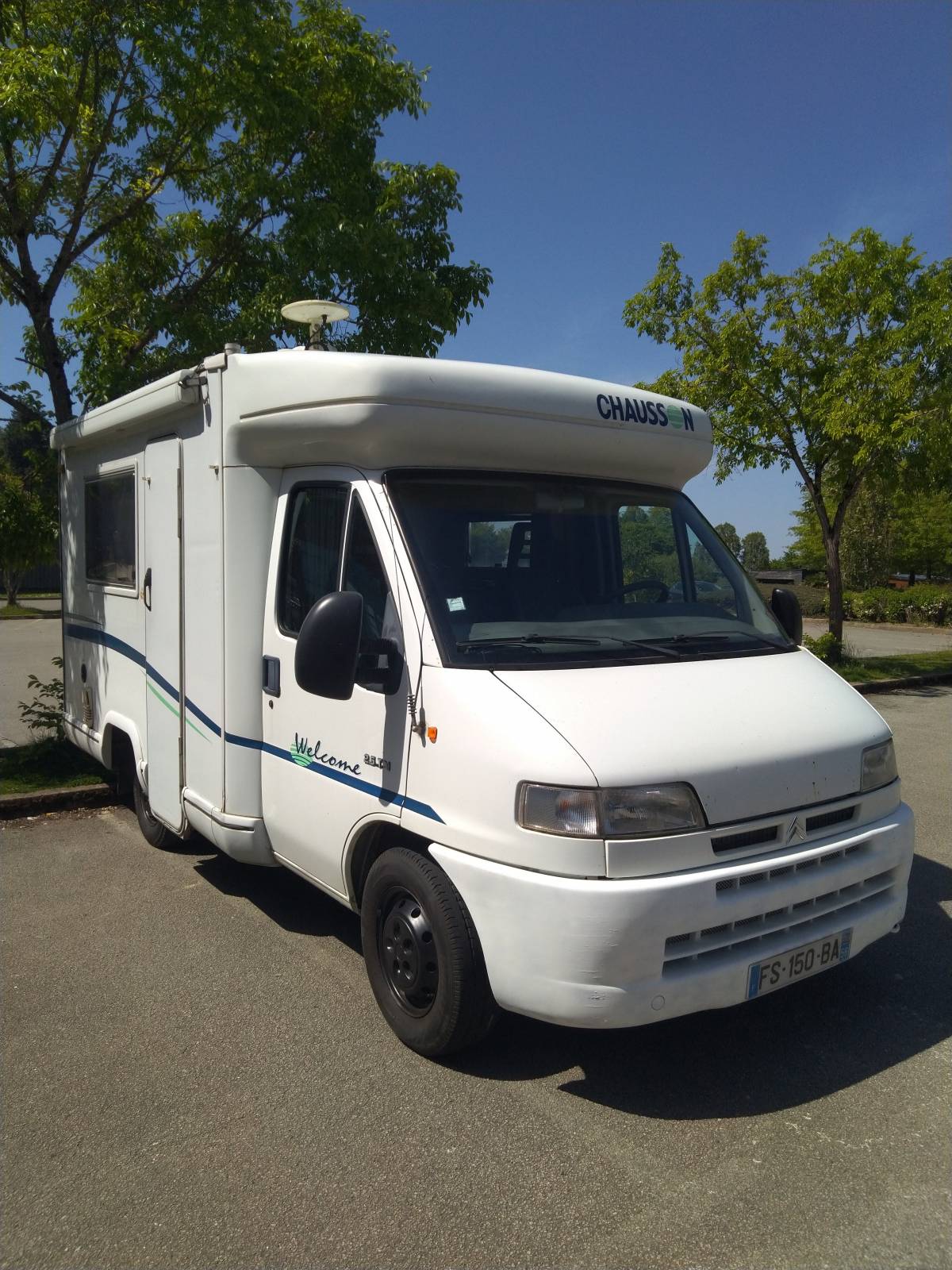 Chausson Camper Van Chausson Breton Fourgon Aménagé Neuf Toit